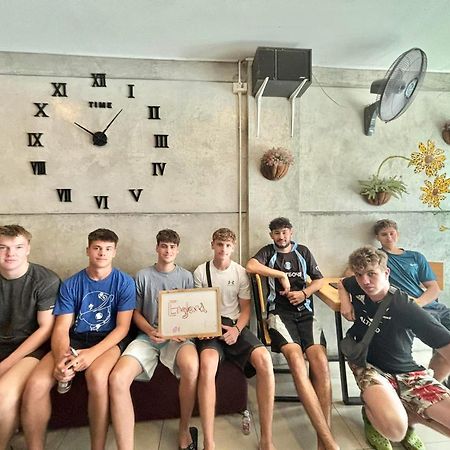 Doze Hostel Чиангмай Экстерьер фото